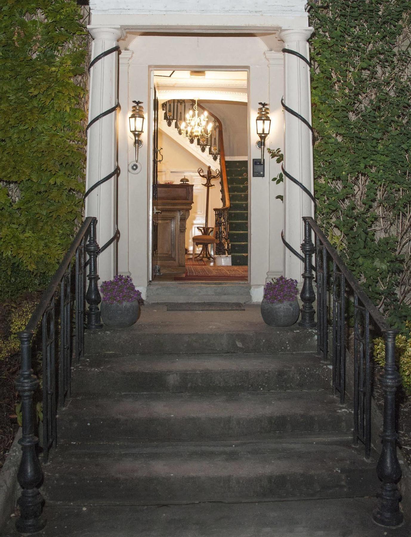 Hilbury Court Hotel Trowbridge Exterior foto
