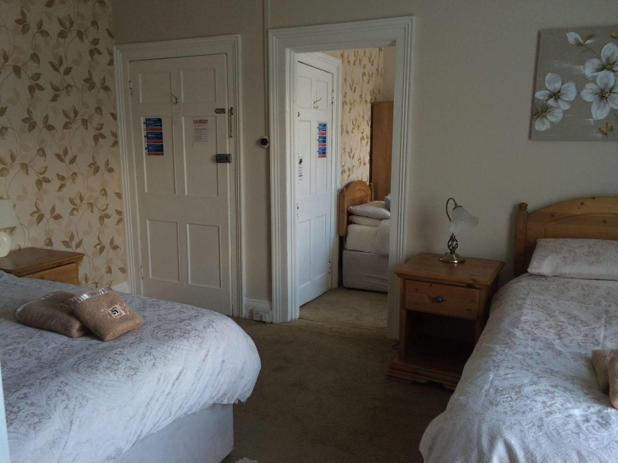 Hilbury Court Hotel Trowbridge Exterior foto